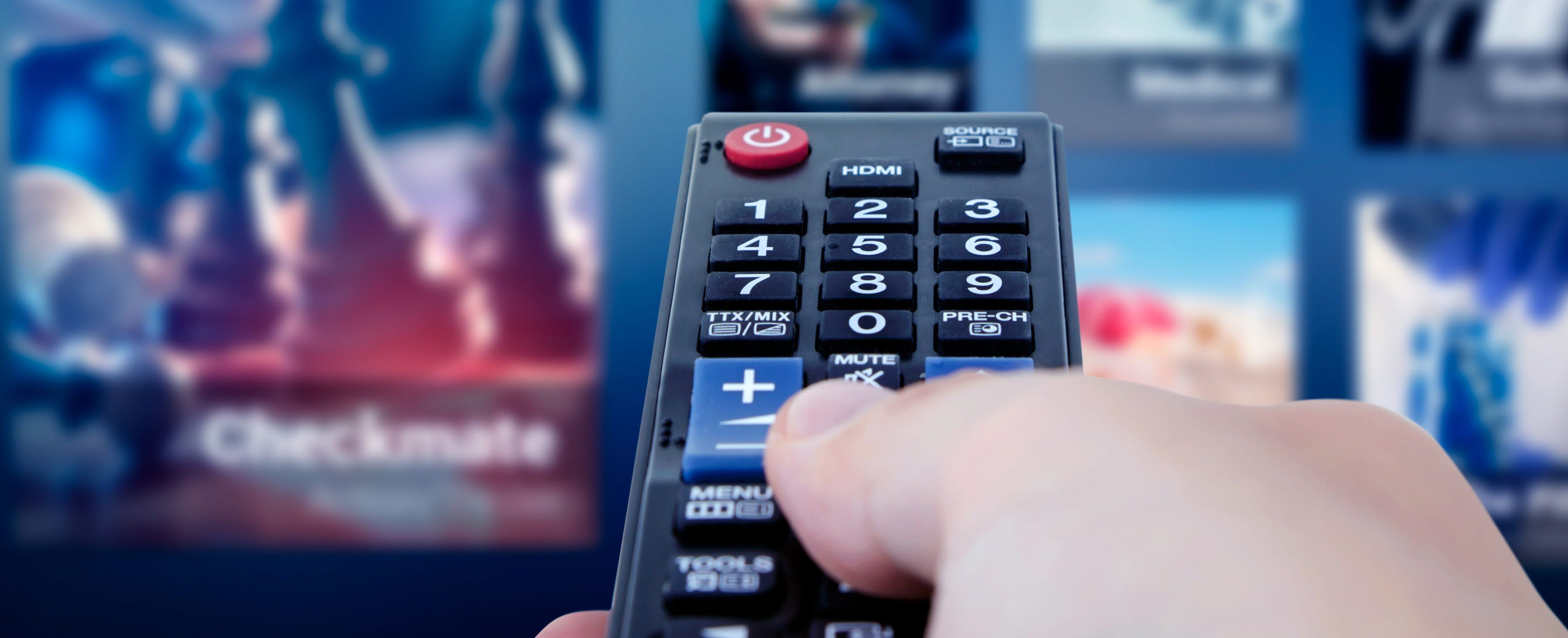 Clicking the remote to change screen
