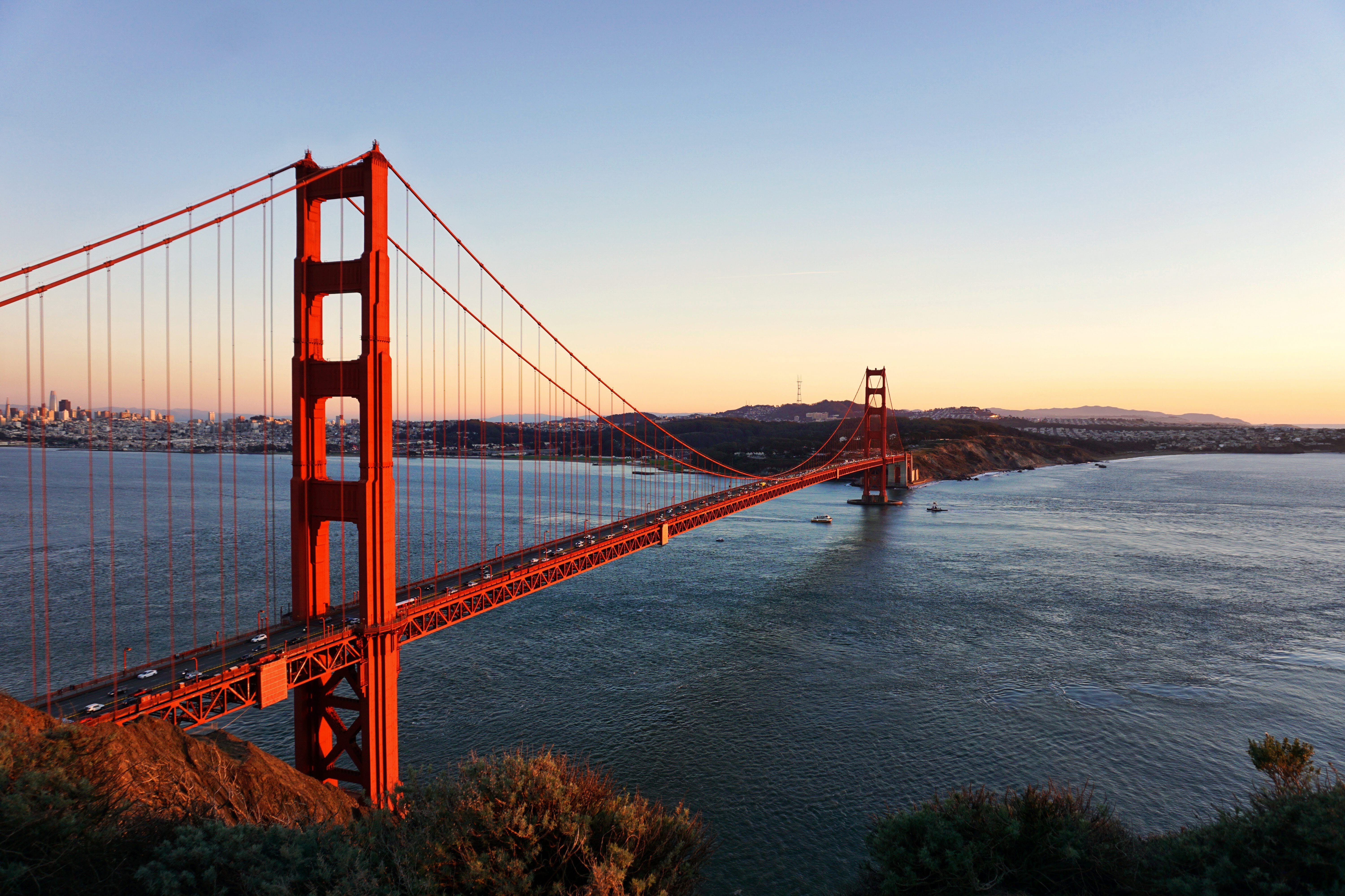 Image of the Golden Gate Bridge and San Fransisco Bay