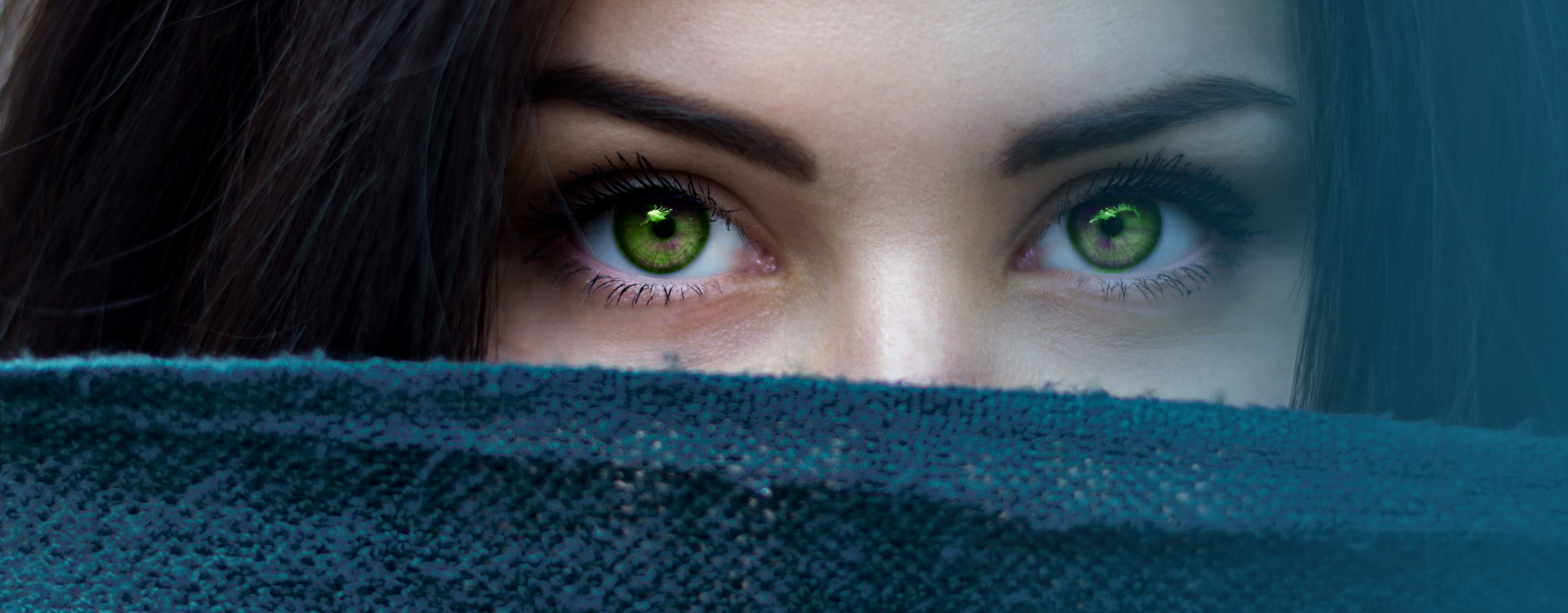 Close up of a woman's eyes