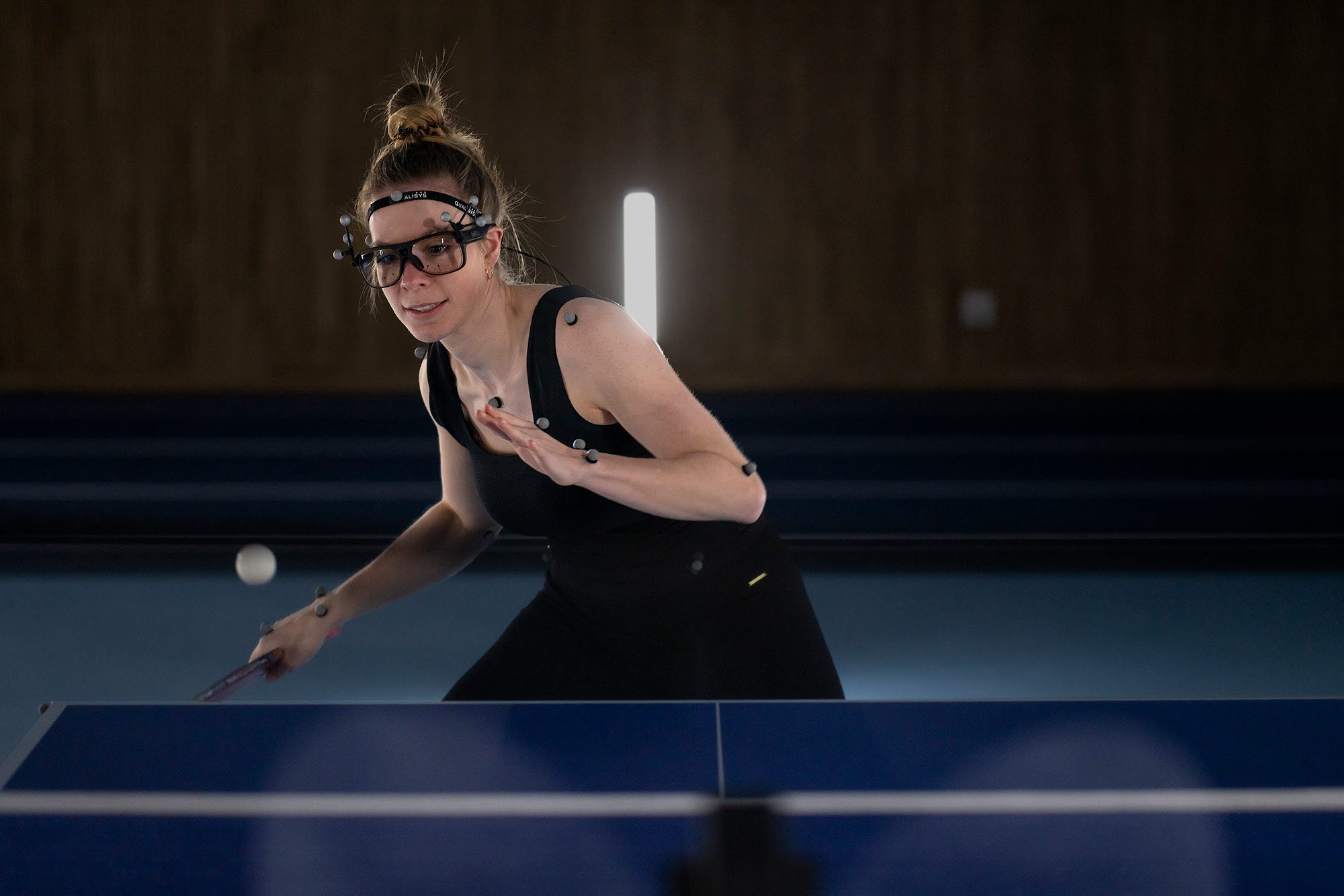 Qualysis motion capture - woman playing table tennis