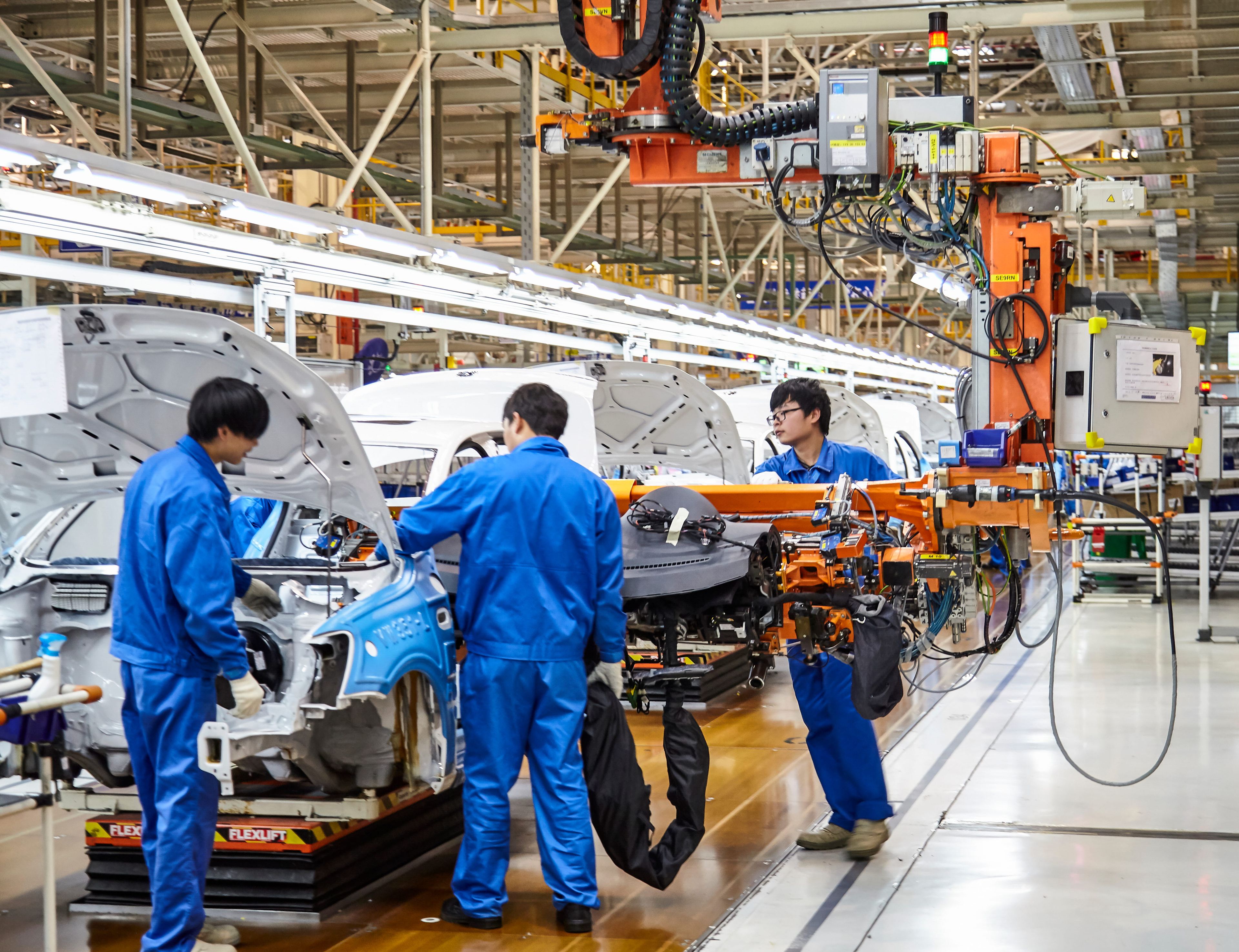Assembly line car industry