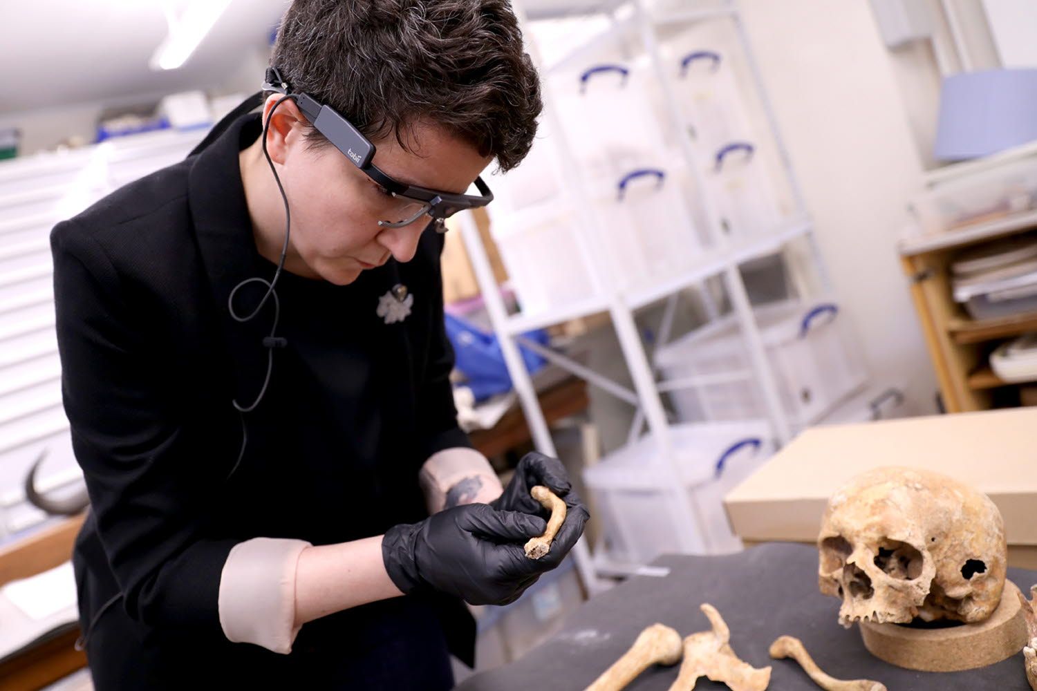 Tobii Pro Glasses 2 wearable eye tracking is used for optimizing visual inspection routines in forensic science