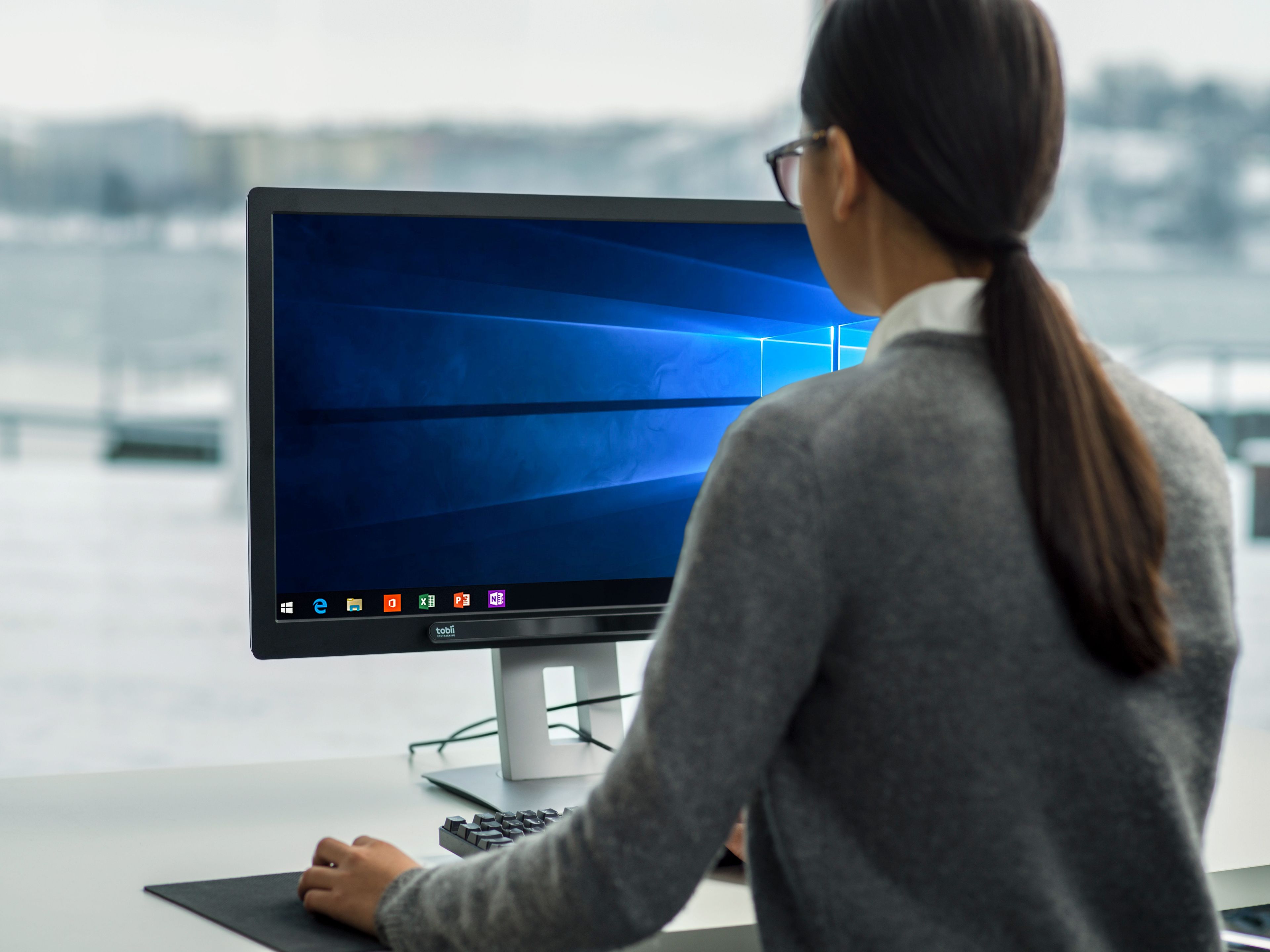 Tobii Eye tracker on a screen